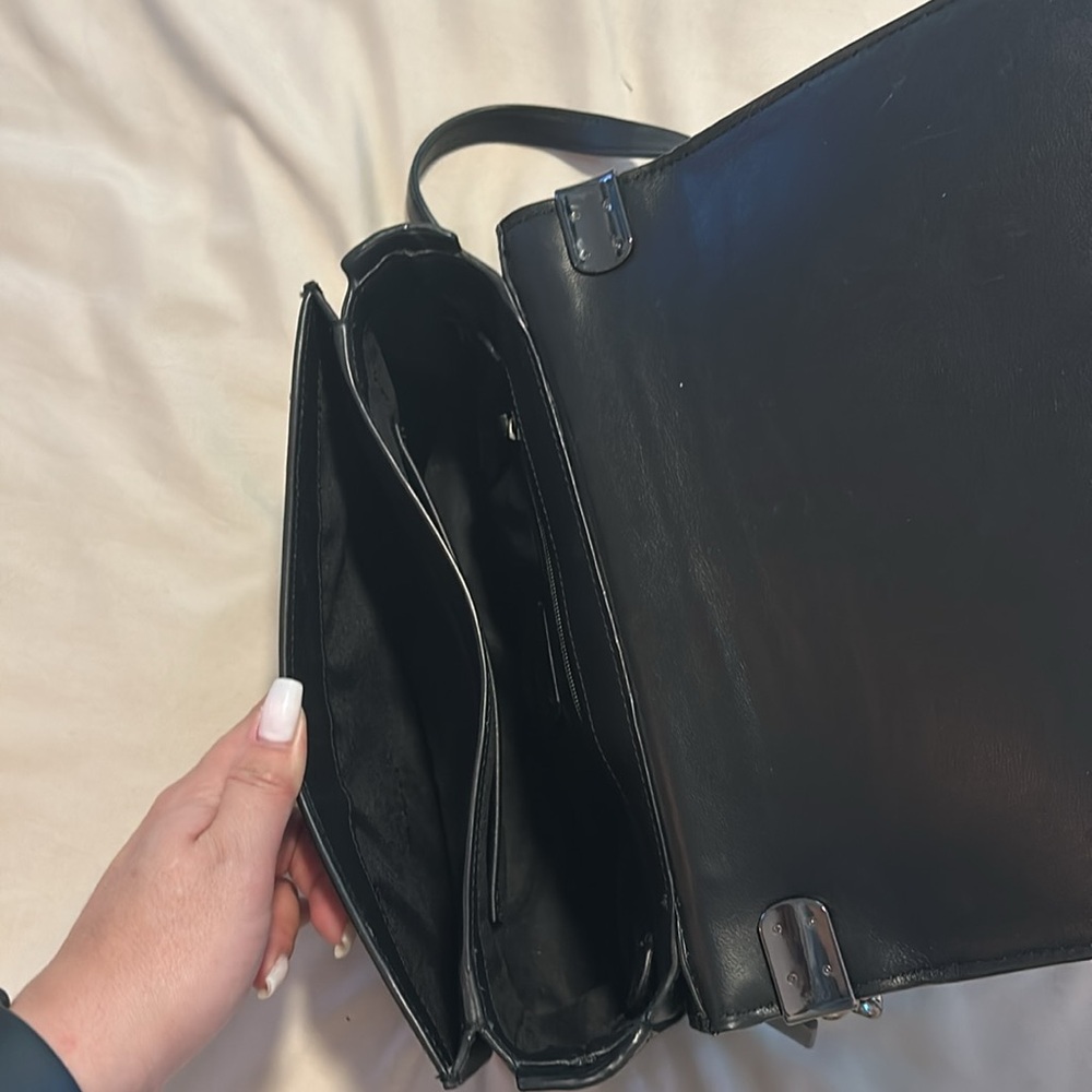 Coach Swagger Shoulder Bag 20 in Black - Picture 7 of 12